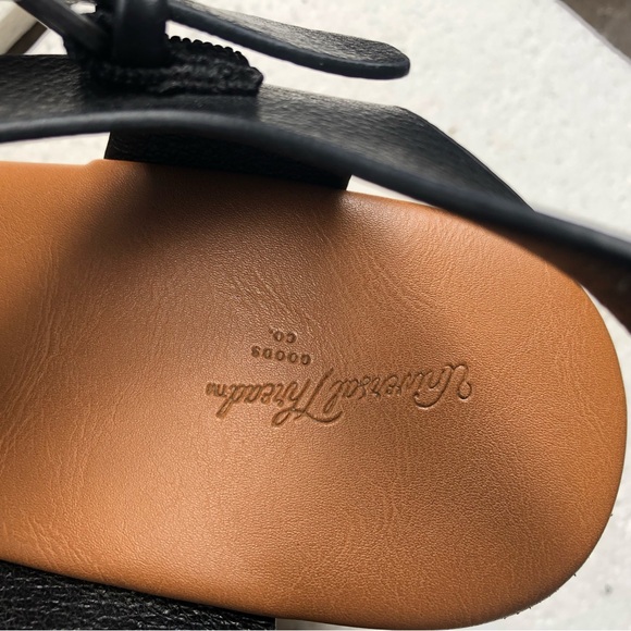 Universal Thread Women’s Black Leather Block Wooden Heal Sandals Size 11 - Picture 9 of 11